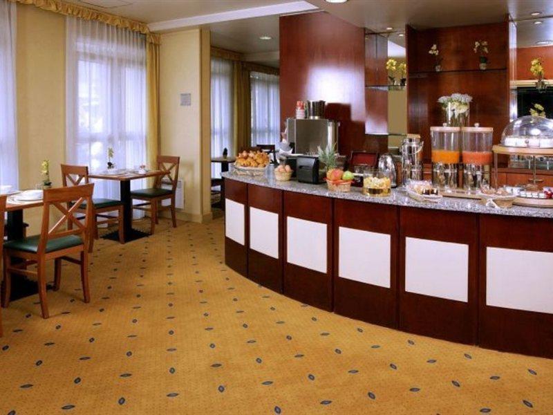 Aparthotel Citadines Montmartre Parigi Esterno foto