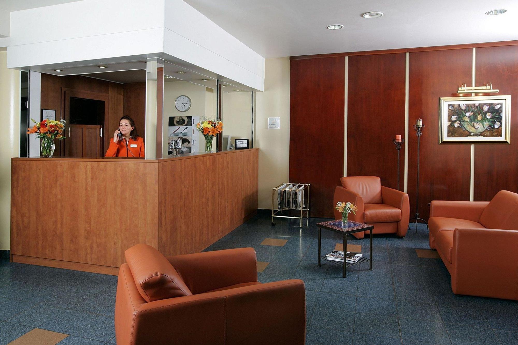 Aparthotel Citadines Montmartre Parigi Esterno foto