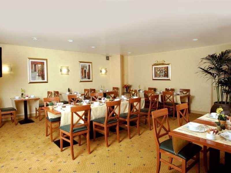 Aparthotel Citadines Montmartre Parigi Esterno foto