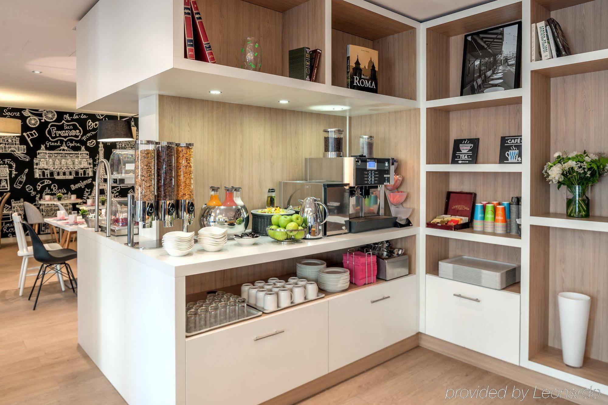 Aparthotel Citadines Montmartre Parigi Esterno foto