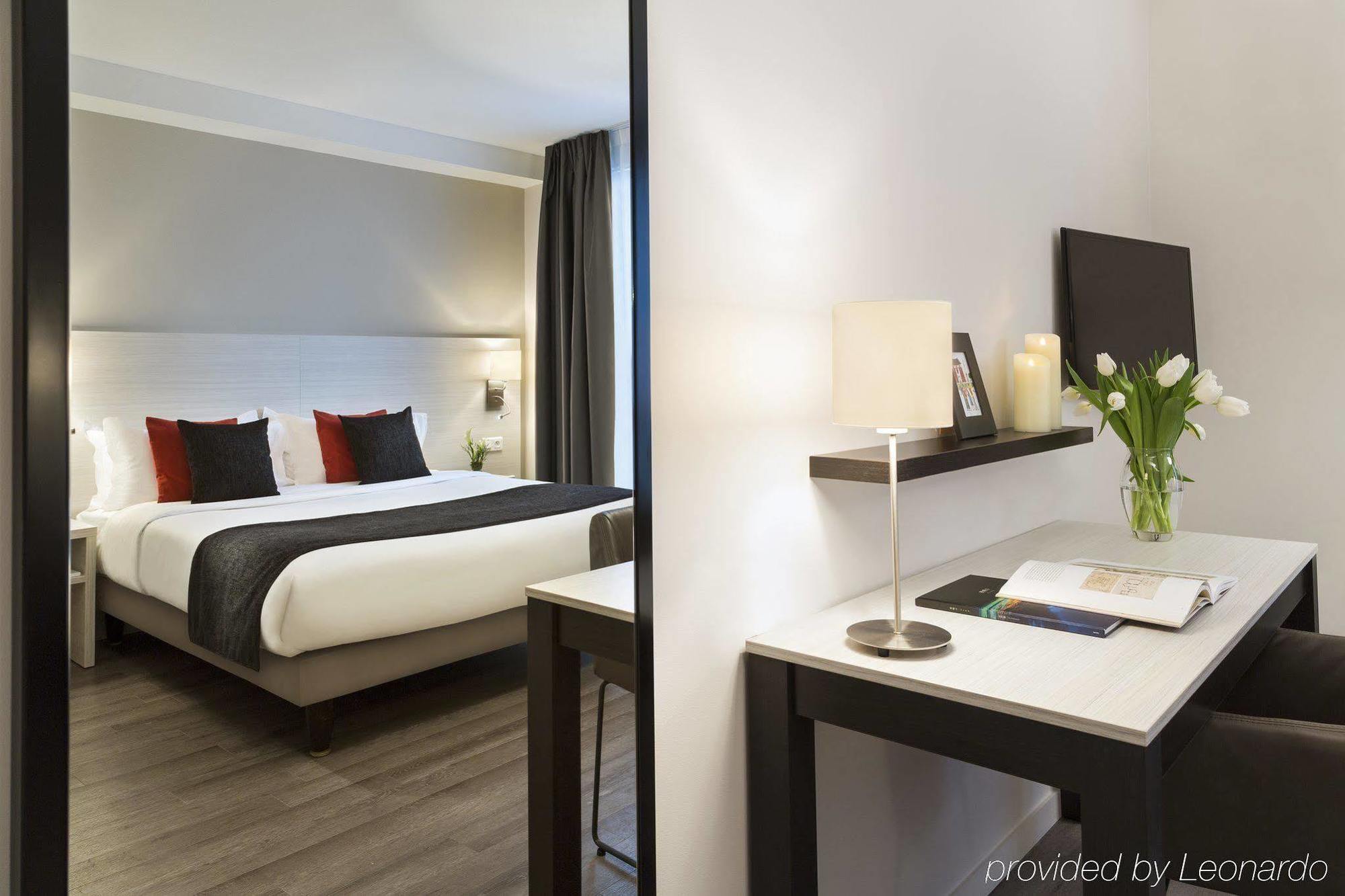 Aparthotel Citadines Montmartre Parigi Esterno foto