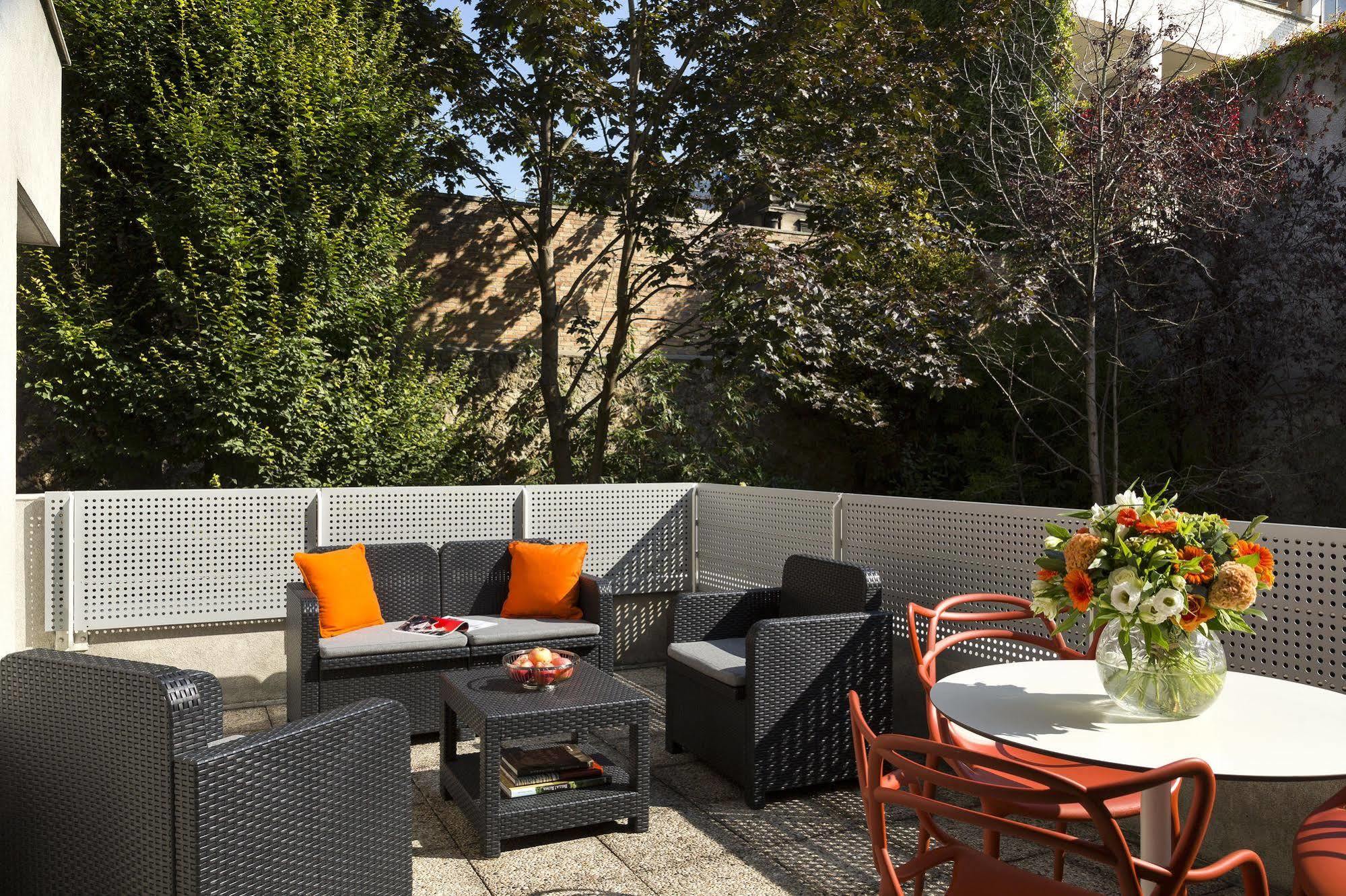 Aparthotel Citadines Montmartre Parigi Esterno foto