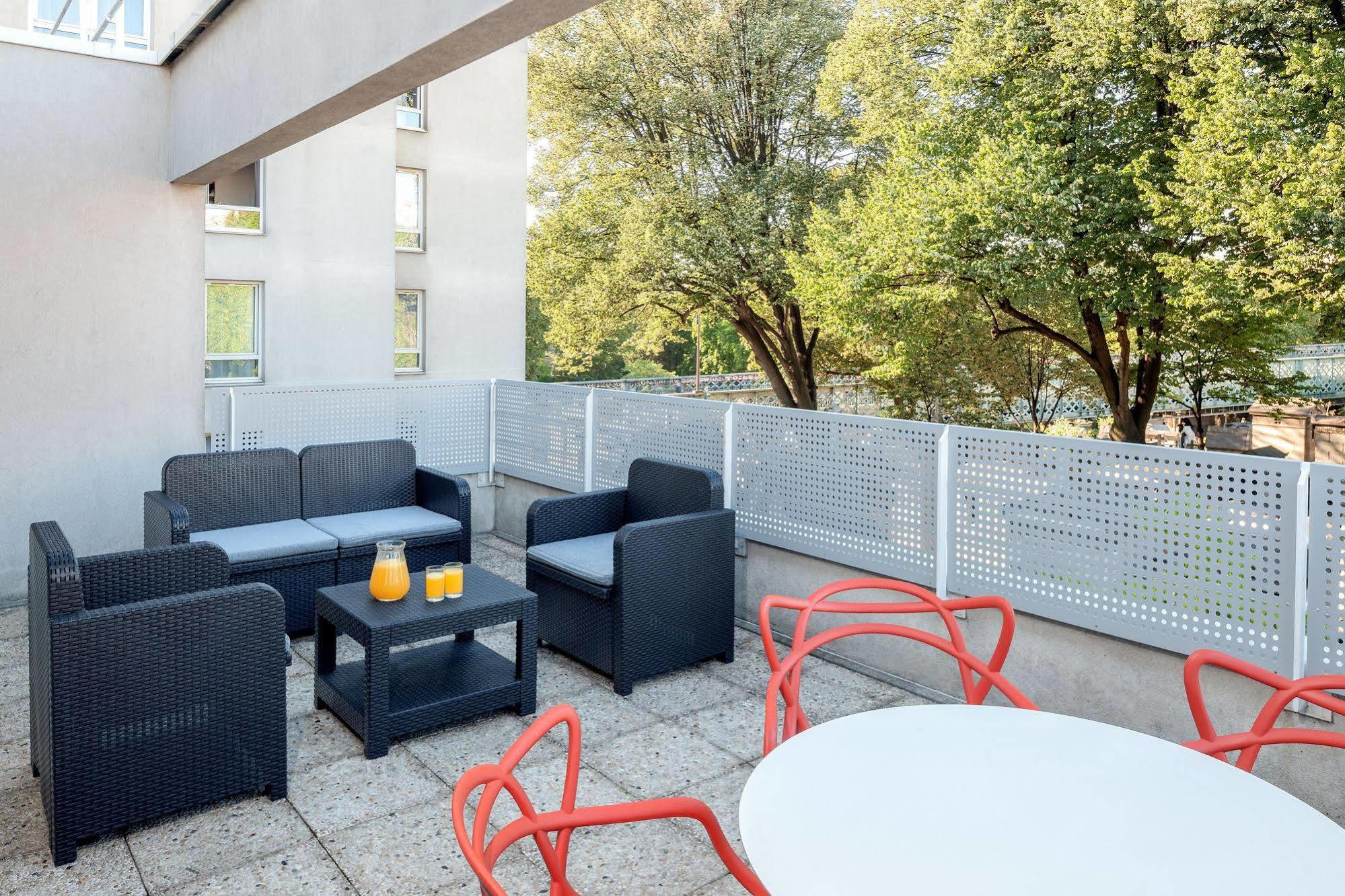 Aparthotel Citadines Montmartre Parigi Esterno foto